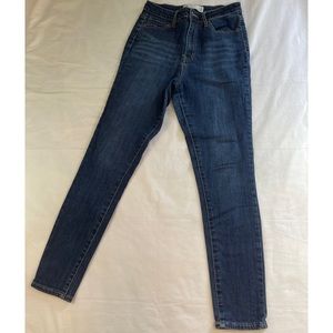RSQ Súper High Rise Jegging  Size: 28